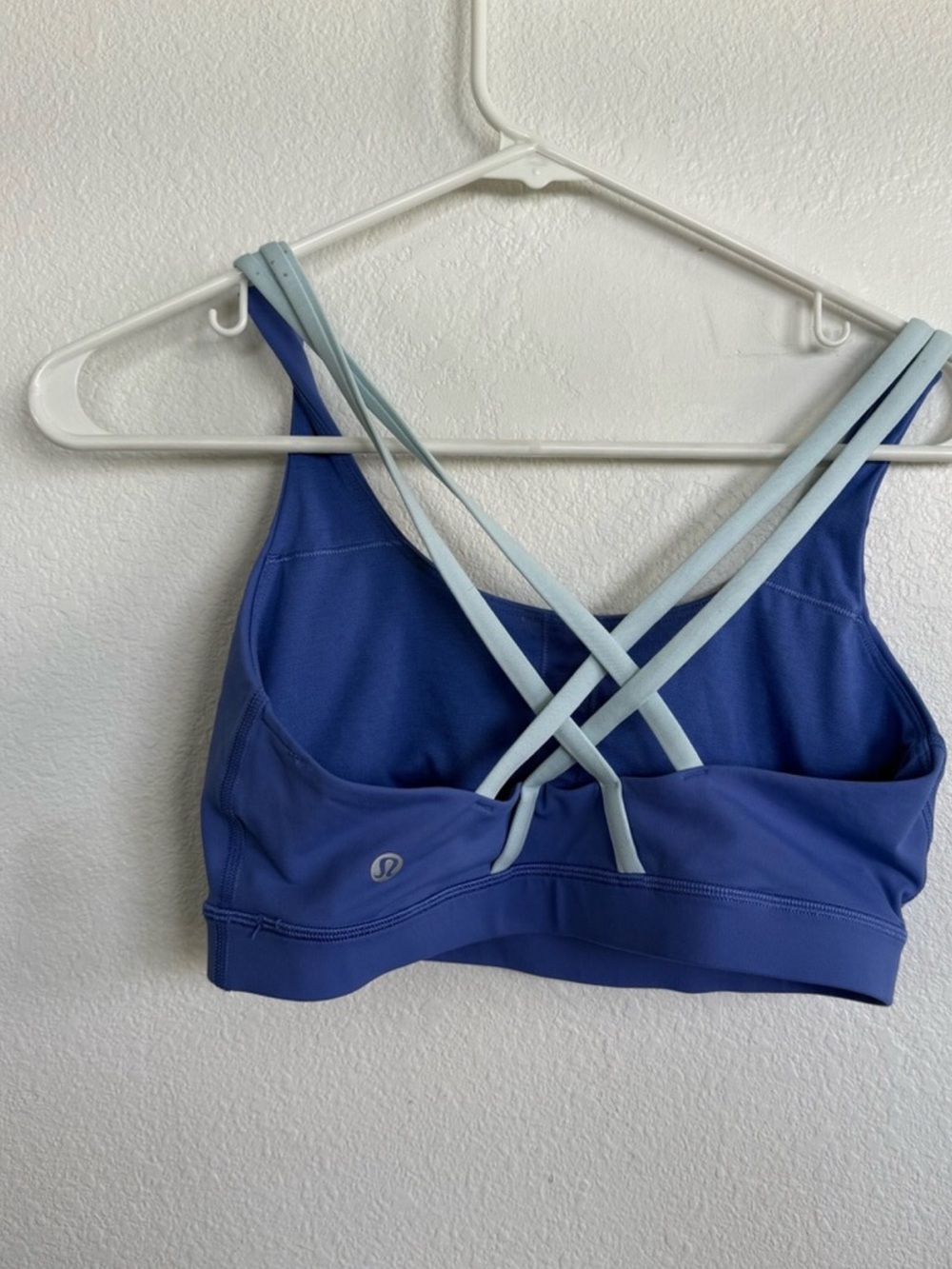 lululemon athletica cobalt blue sports bra with light blue straps - Picture 2 of 2